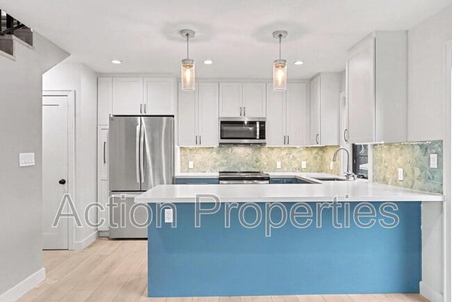 Building Photo - 490 Calderon Ave