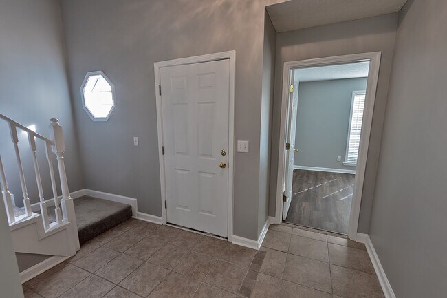 Building Photo - Townhome for Rent in Millbrook