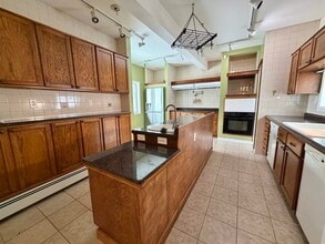 Building Photo - 62 Webster St