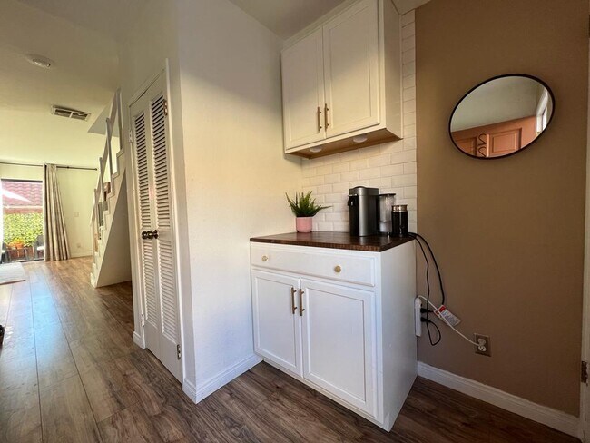 Foto del edificio - 5036 E Echo St