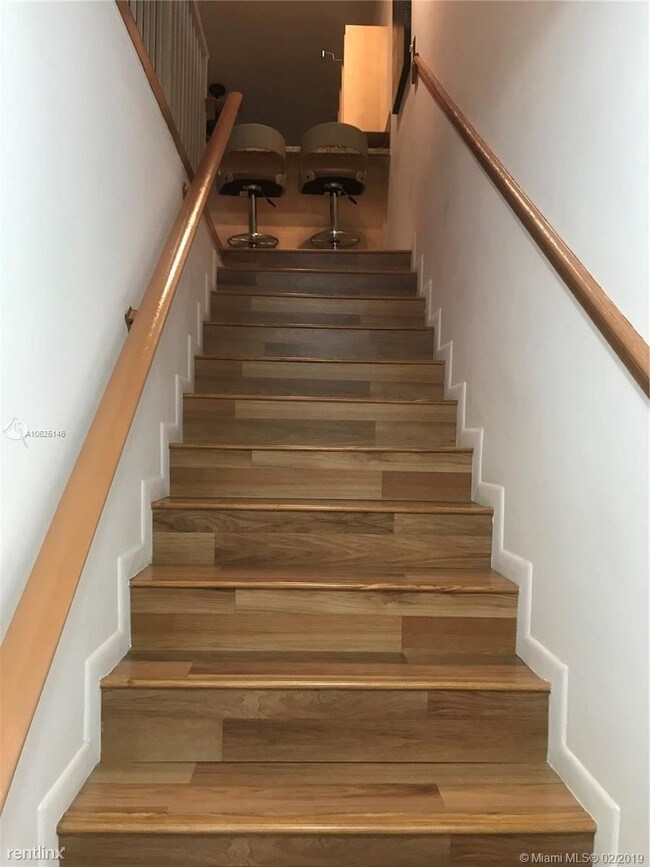 Building Photo - 3 br, 2 bath Condo - 3526 W 80th St