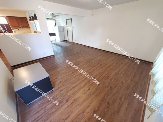 Building Photo - Spacious and Affordable 3 Bed/2 Bath House...
