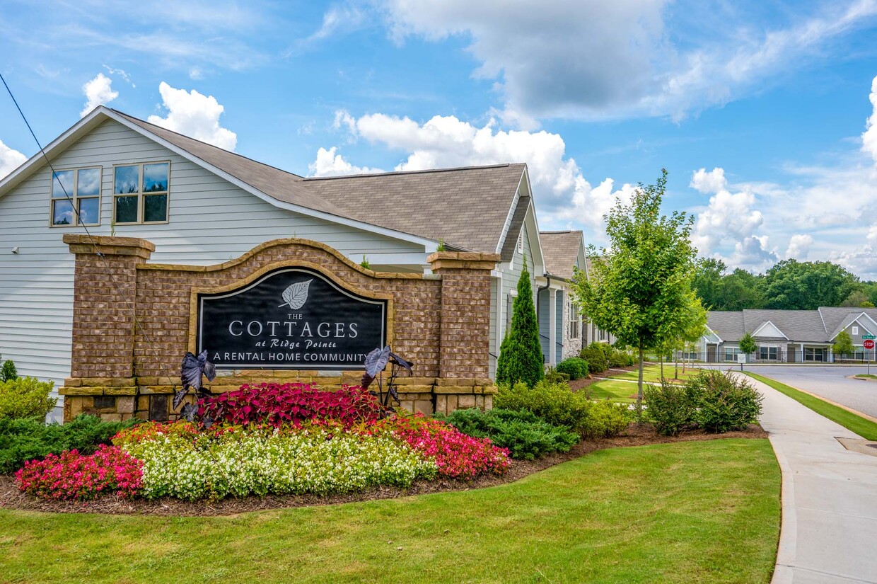 Primary Photo - Cottages at Ridge Pointe