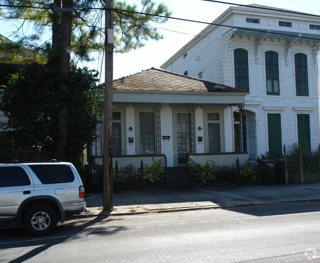 Building Photo - 2348 Magazine St