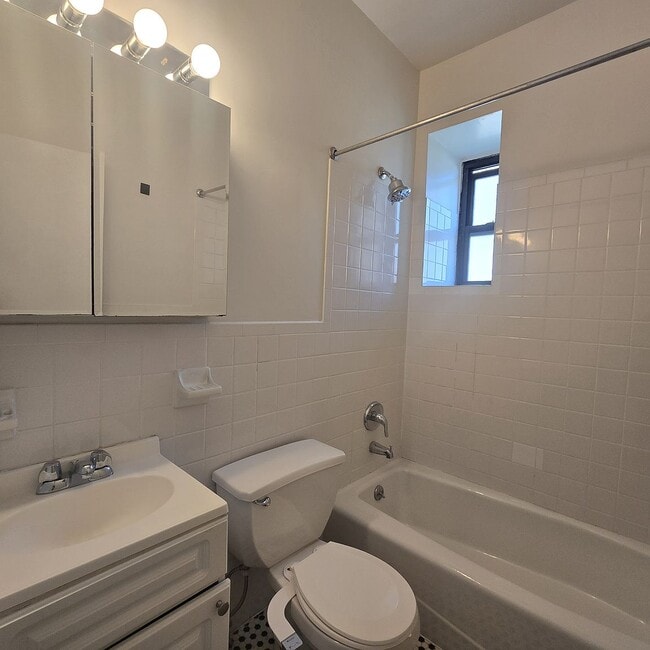Building Photo - 248 W 105th St
