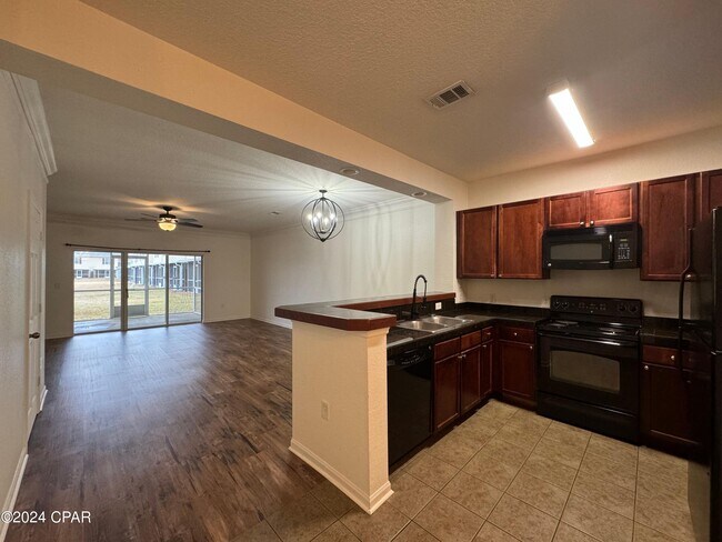 Foto del edificio - 1003 Baldwin Rowe Cir