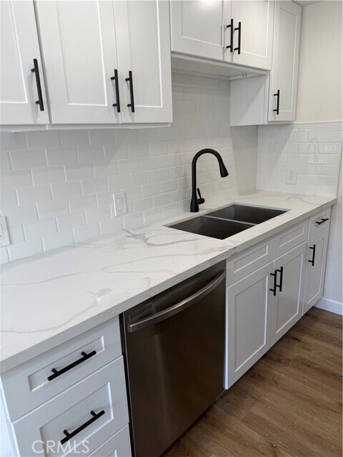 Foto del edificio - 1155 W 11th St