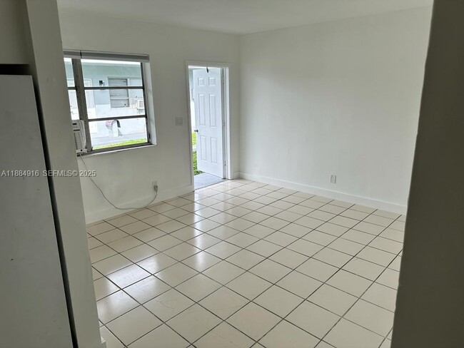 Building Photo - 6025 Polk St