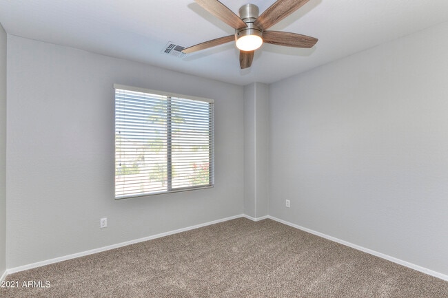 Building Photo - 14174 W Crocus Dr