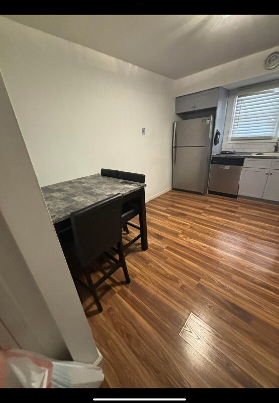 Foto del edificio - 587 Darlington Ave