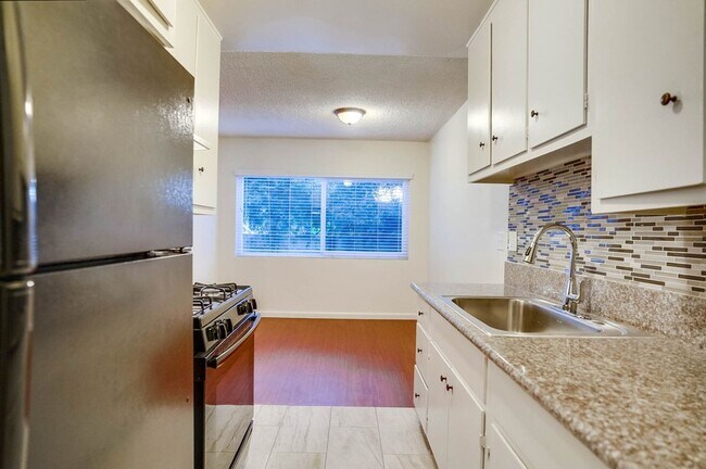 Foto del edificio - 537 E Hyde Park Blvd