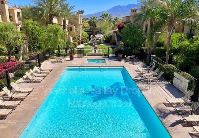 Foto del edificio - 233 Villorrio Dr E