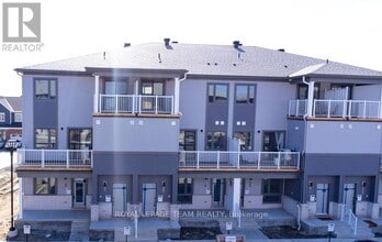 Building Photo - 904 Parnian Private