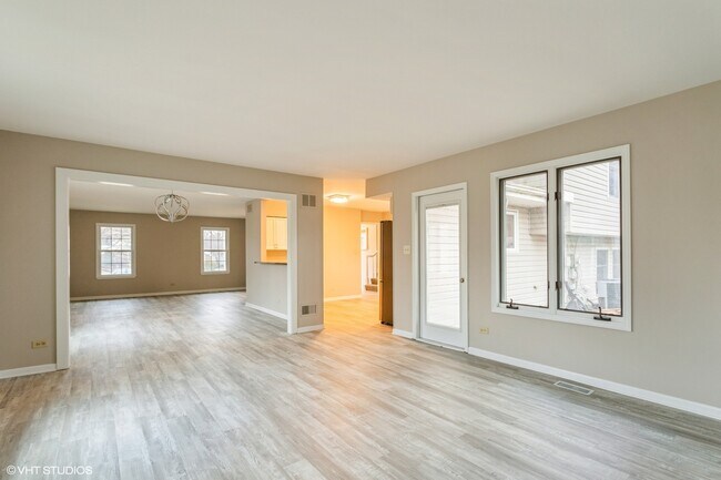 Building Photo - 121 Richmond Dr