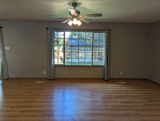 Building Photo - 3 Bedroom on the north side of Twin Falls