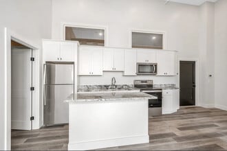 Building Photo - 72 Boisvert St