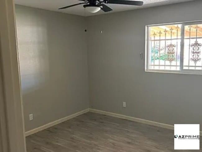 Building Photo - W Avalon Dr