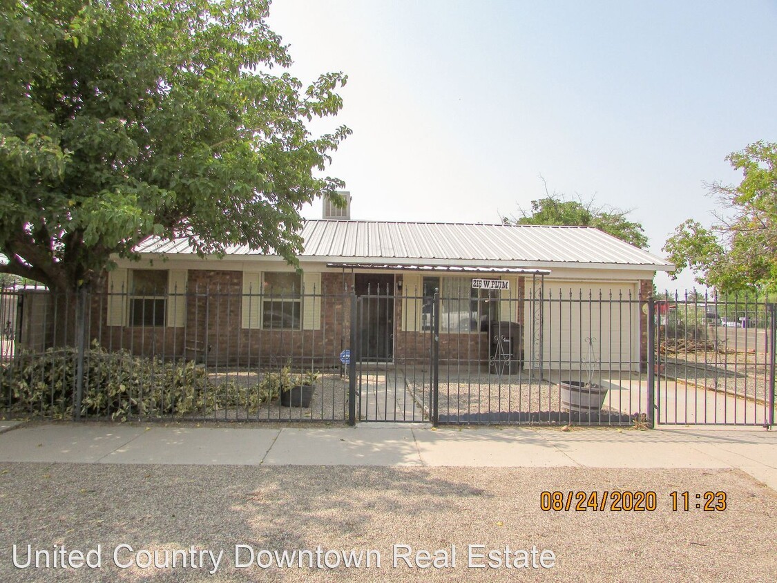 Primary Photo - 3 br, 1.5 bath House - 216 W. Plum