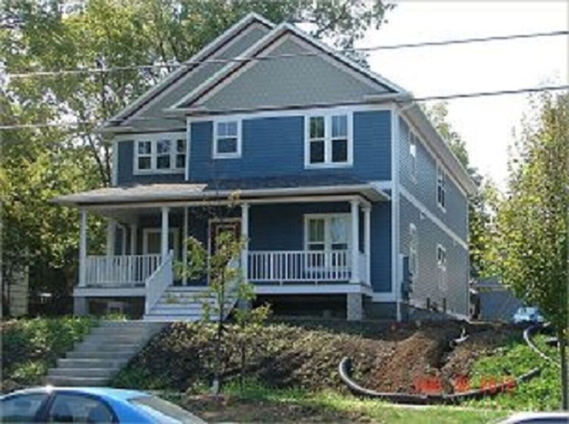 Primary Photo - 3 bedroom/2 bath Duplex Downtown Iowa City