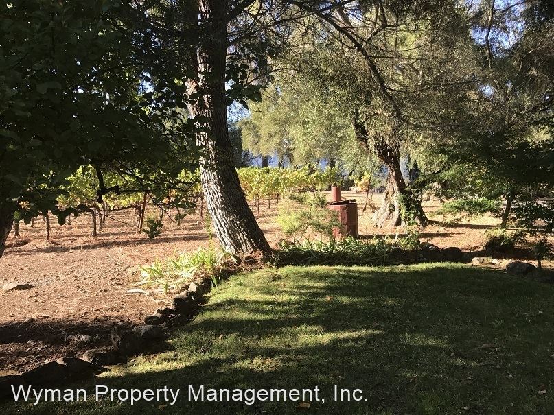 1 br, 1 bath House St. Helena Highway House Rental in St. Helena