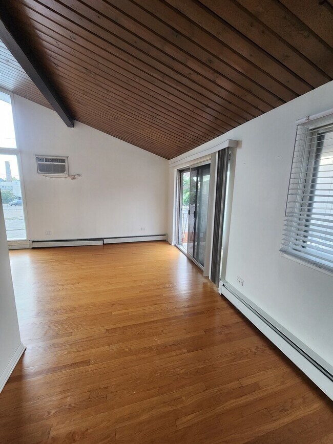Building Photo - 6111 W 64th Pl
