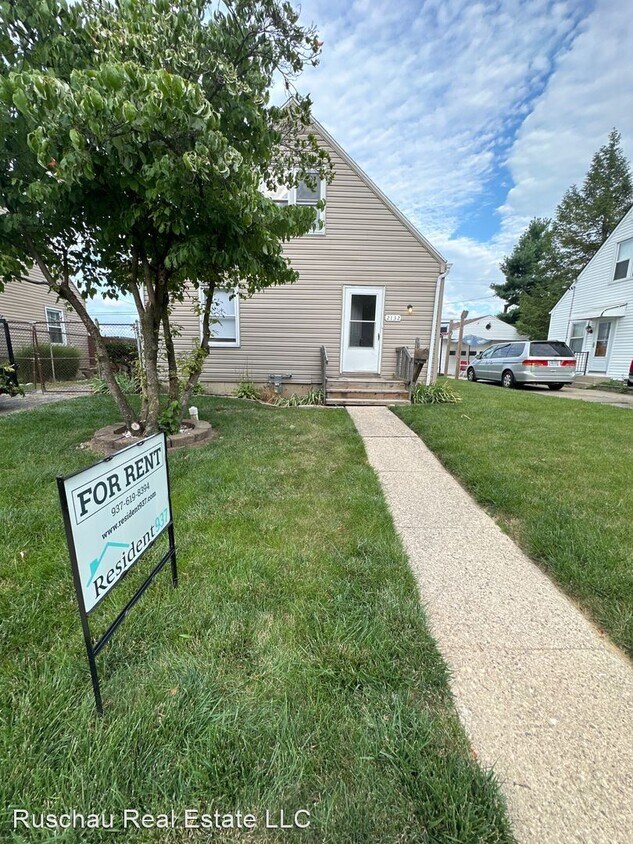 Primary Photo - 3 br, 1 bath House - 2132 E bataan Dr