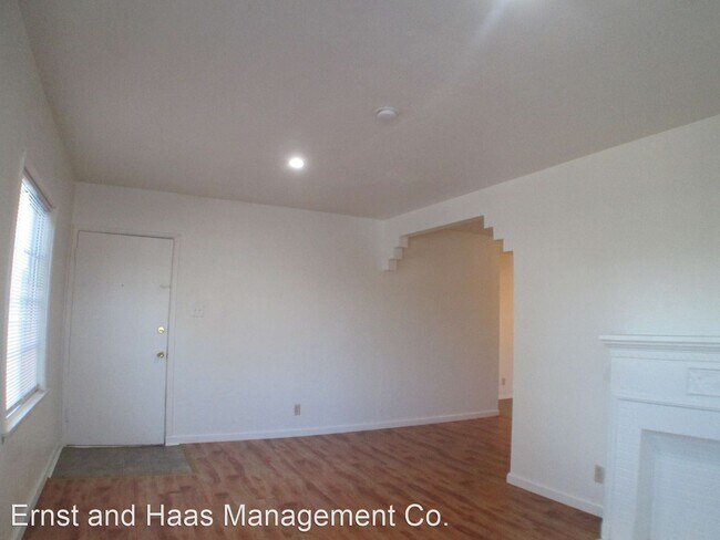 Building Photo - 109-115 E Allington St