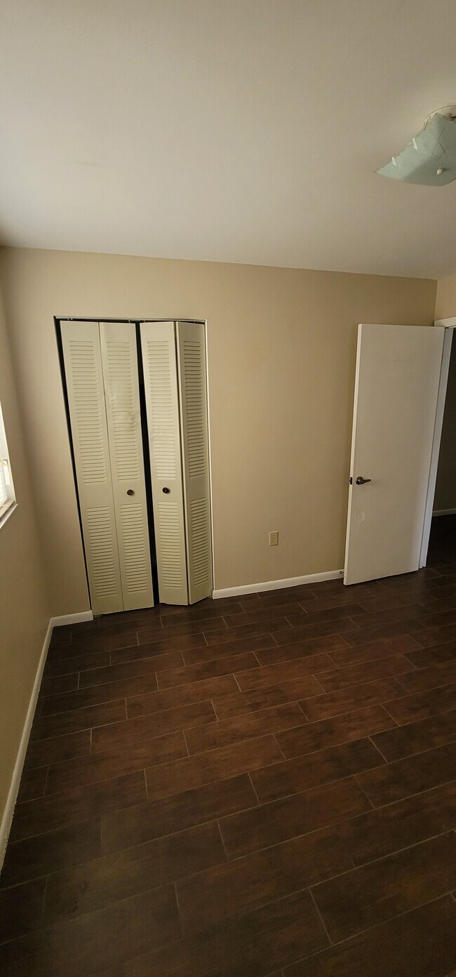 Building Photo - 3005 Reiter Dr