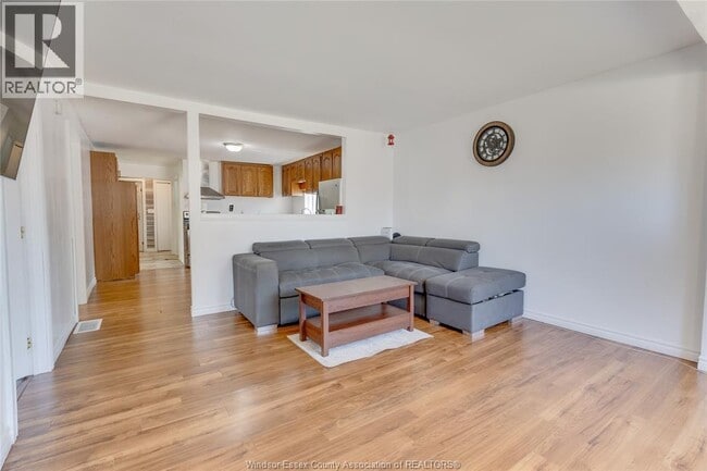 Building Photo - 3074 Lloyd George Blvd