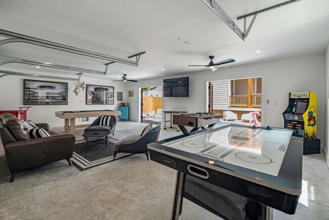 Foto del edificio - 28 W Castillo Dr