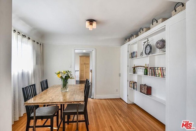 Building Photo - 3726 W 59th St