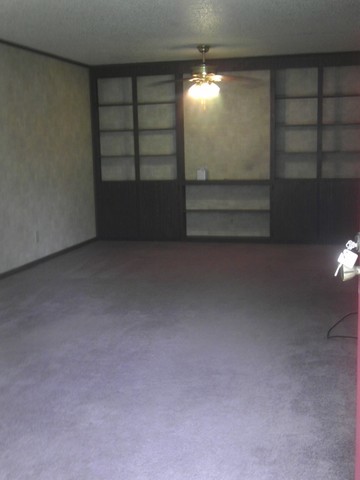 Building Photo - 601 Red Deer Dr
