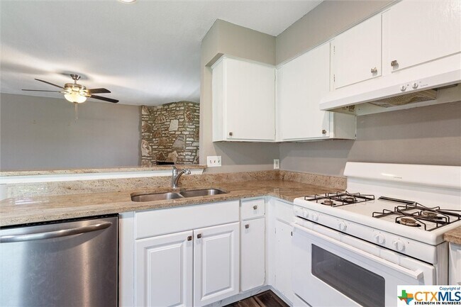 Building Photo - 608 Bracewood Cir