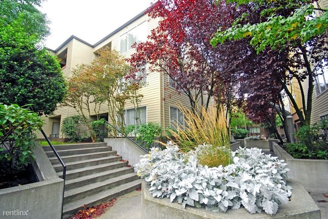 Building Photo - 3812 14th Ave W