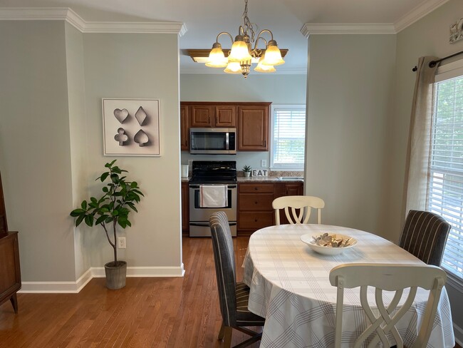 Kitchen/Dining Area - 11 Charleston Ct