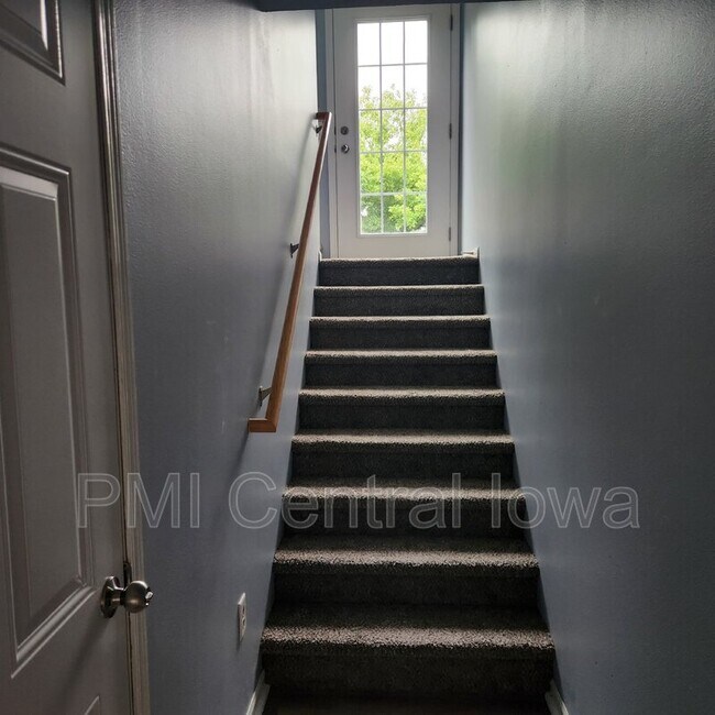 Foto del edificio - 305 NE Kingwood
