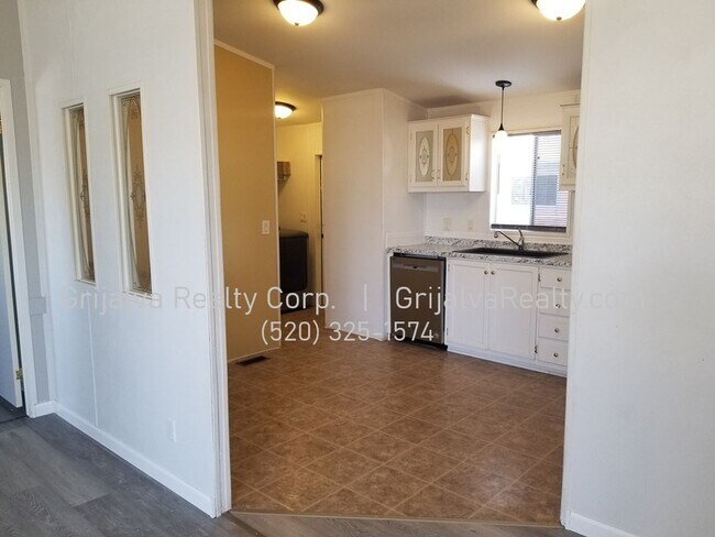 Foto del edificio - Beautiful 3 Bedroom Manufactured Home in a Gated Community  (I-10/Wilmot)