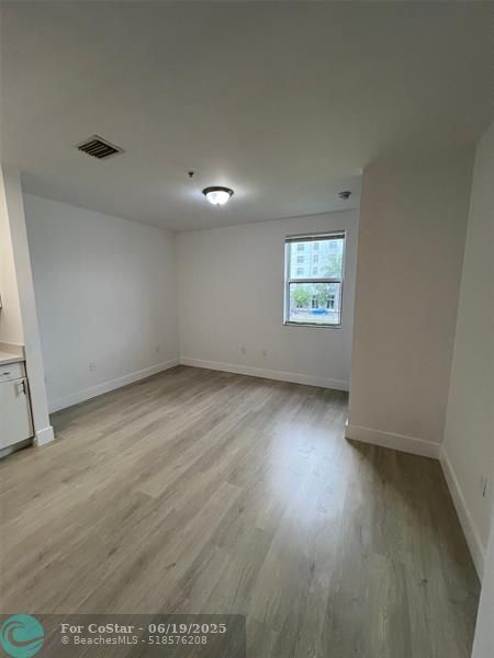 Foto del edificio - 720 NW 61st St