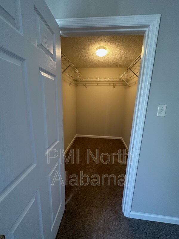 Foto del edificio - 6117 Melrose Rd NW