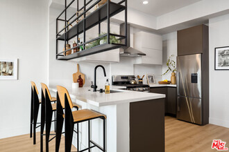 Building Photo - 3833 Dunn Dr