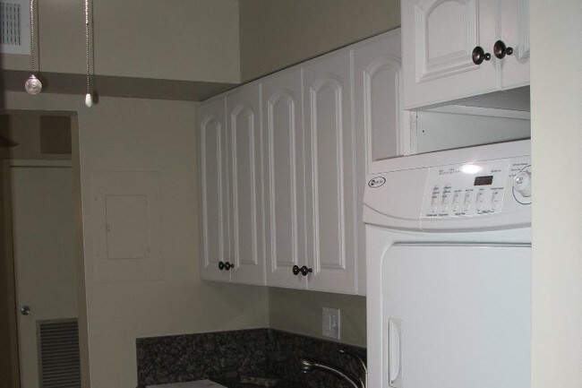 kitchen - 6934 Hanover Pkwy