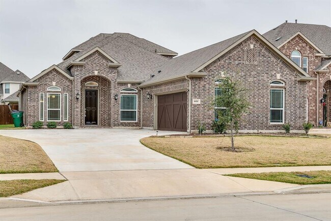 Foto del edificio - 4416 Rainwater Creek Way