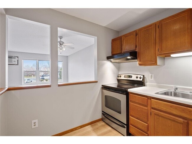 Building Photo - 720 3rd Ave NE