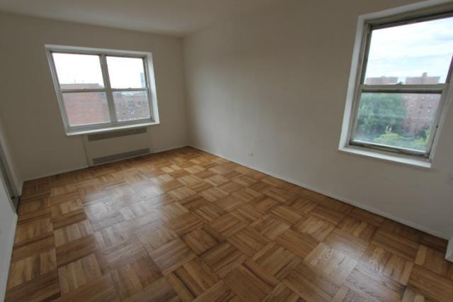 Foto del edificio - 2 bedroom in Rego Park NY 11374