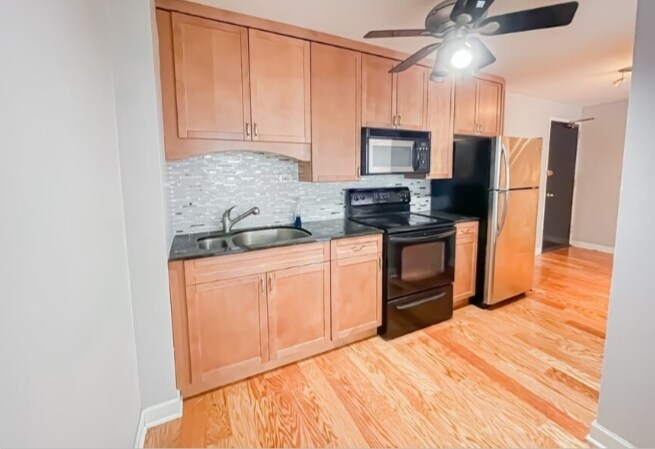 Primary Photo - 4250 N Marine Dr
