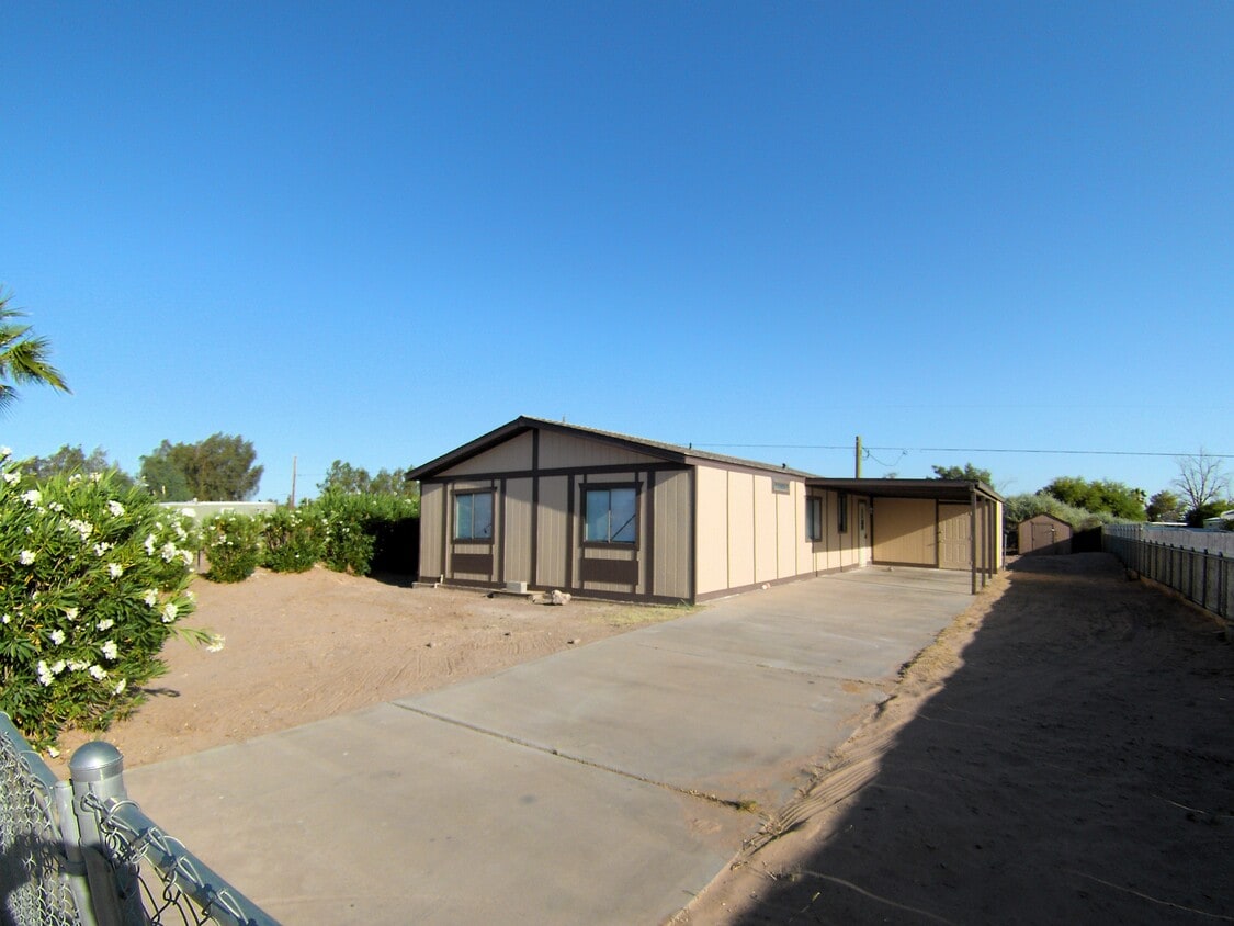 2196 E Cabot Dr, Mohave Valley, AZ 86440 House Rental in Mohave