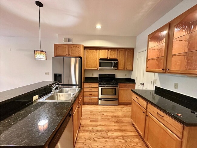 Photo - 1602 Elgin St Apartment