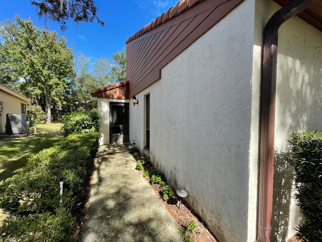 Building Photo - SPACIOUS 3 BD/2BA Home in Winter Springs!