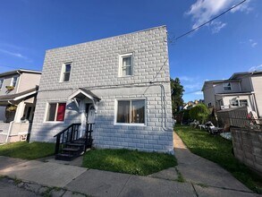 Building Photo - 512 Linden Ave