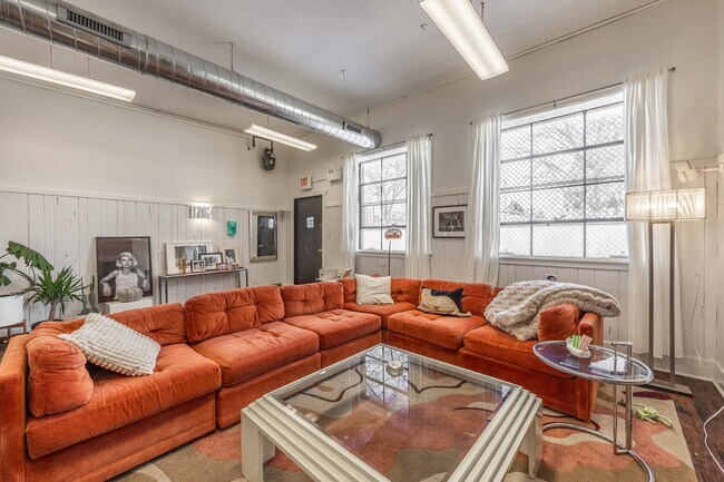 Foto del edificio - 3955 W Shakespeare Ave